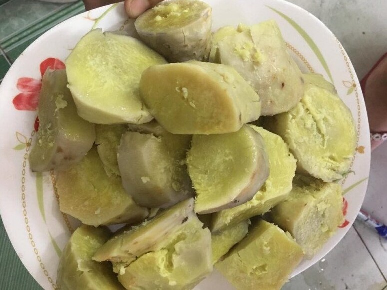 Củ khoai sọ Mán có thể dùng nấu canh hay luộc ăn bình thường cũng ngon.