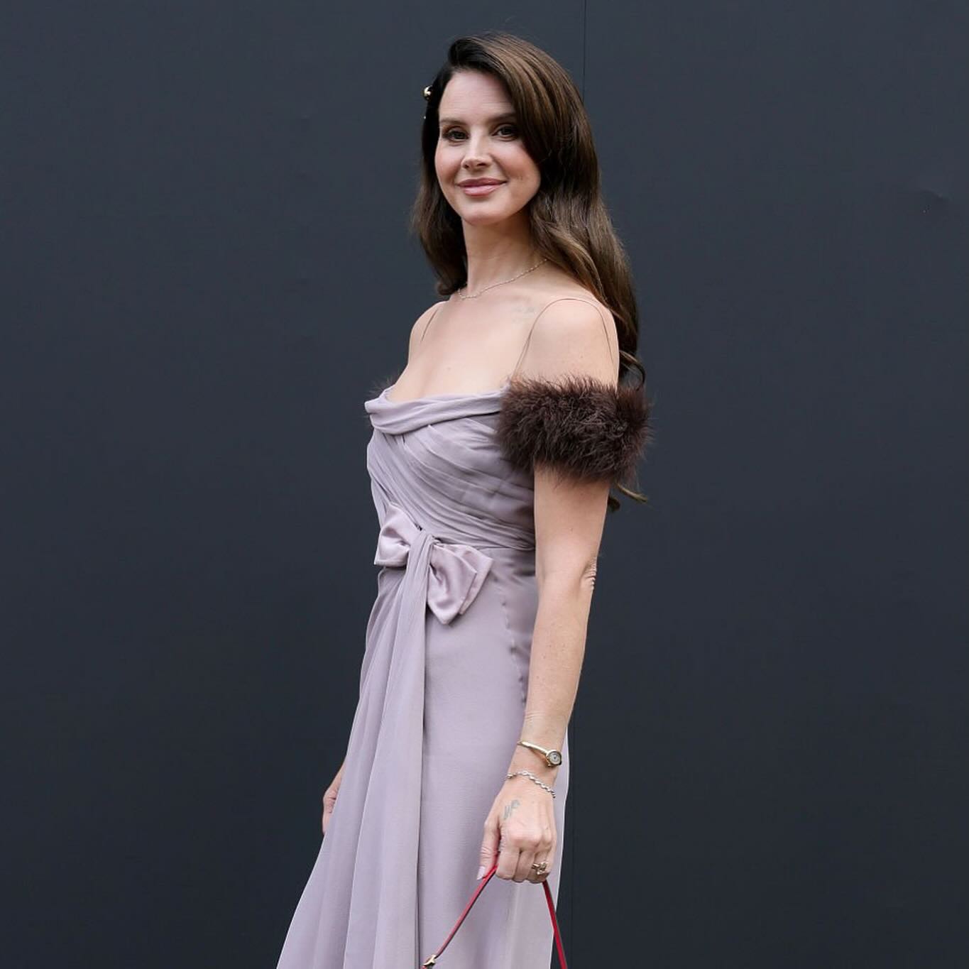 Sao hạng A 40 tuổi bỗng trẻ lại, camera hung thần cũng phải mất điện- Ảnh 9.