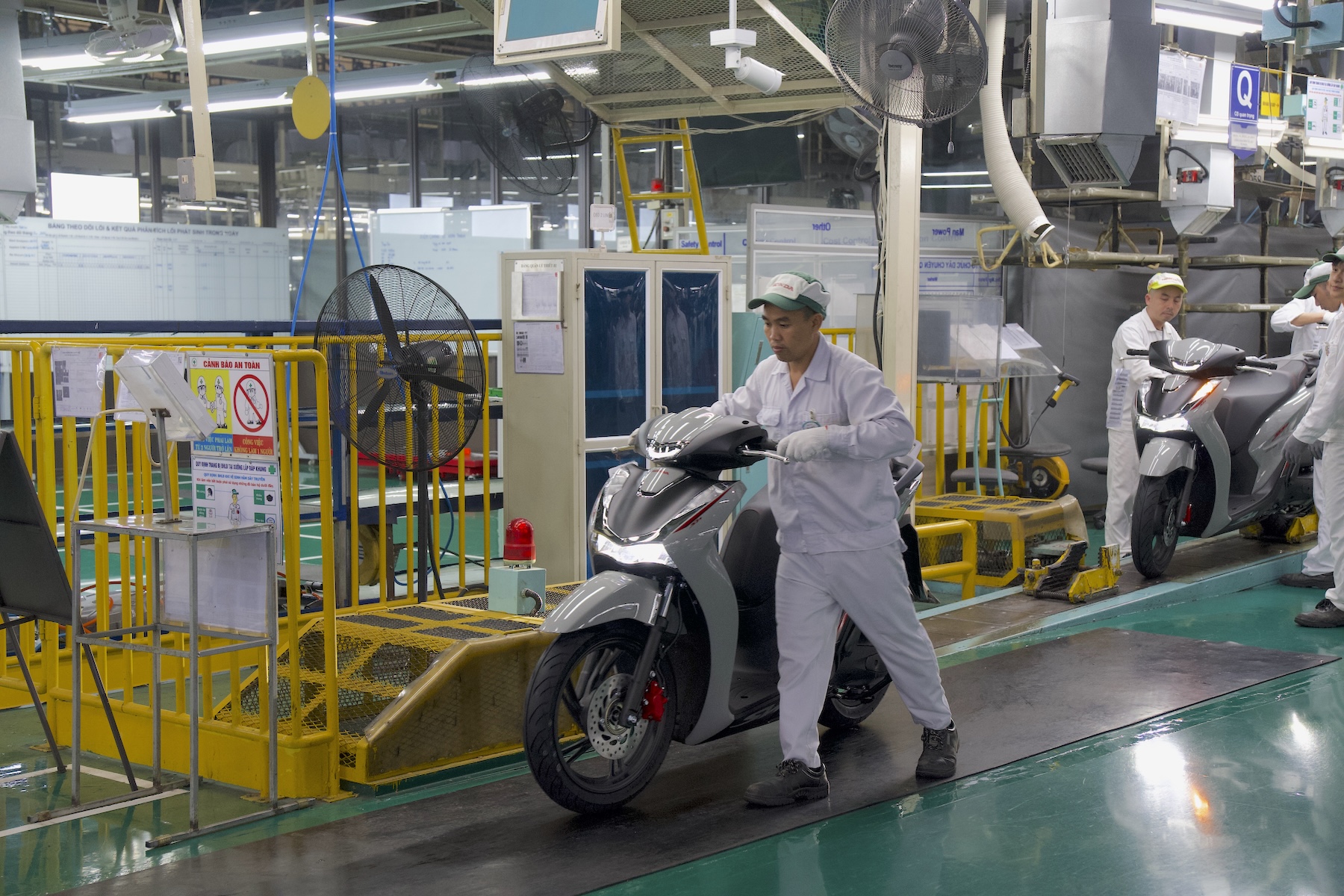 Phân biệt biển cấm 'xe máy' và 'xe gắn máy' thế nào? - Ảnh 2.