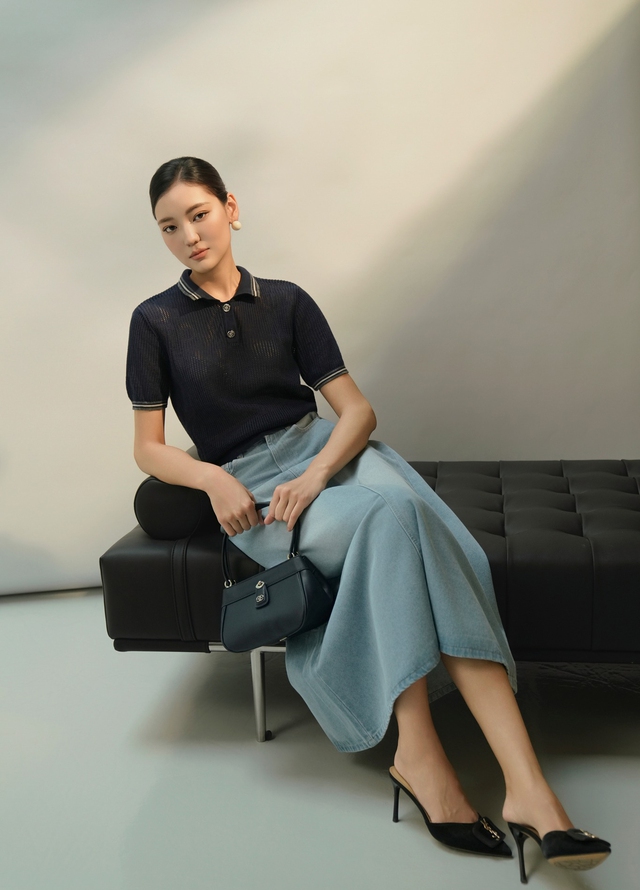 Chân váy denim, lựa chọn thông minh cho tiết thu mát dịu- Ảnh 7.