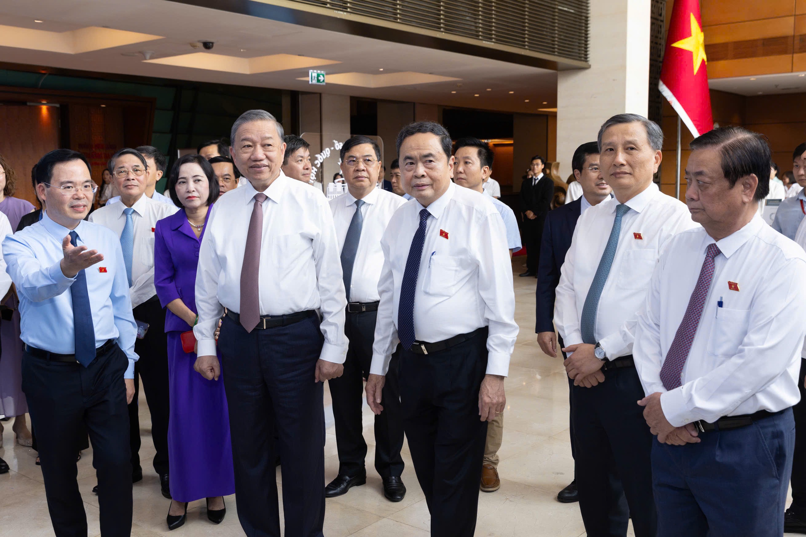 Nếu không có dữ liệu thì trí tuệ nhân tạo cũng chịu 2 Tổng Bí thư: 'Nếu không có dữ liệu thì trí tuệ nhân tạo cũng chịu' - Ảnh 2.