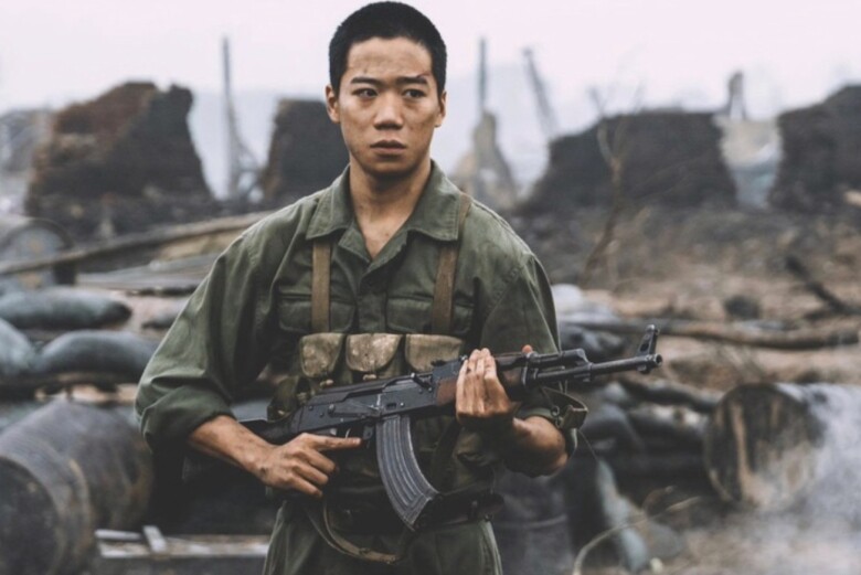 3 diễn viên trăm tỷ trùng cả tên lẫn đệm: Người là VĐV quốc gia, kẻ đóng vài phút trong Mưa Đỏ nhưng "cả nước cảm ơn" 11 Gia Huy đóng vai chiến sĩ trẻ tuổi Tấn trong Tiểu đội 1.