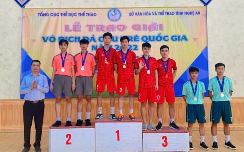 3 diễn viên trăm tỷ trùng cả tên lẫn đệm: Người là VĐV quốc gia, kẻ đóng vài phút trong Mưa Đỏ nhưng "cả nước cảm ơn" 10 Gia Huy từng giành chức vô địch đá cầu nội dung đôi nam toàn quốc năm 2022.