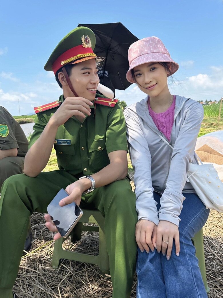 3 diễn viên trăm tỷ trùng cả tên lẫn đệm: Người là VĐV quốc gia, kẻ đóng vài phút trong Mưa Đỏ nhưng "cả nước cảm ơn" 12 3 diễn viên trăm tỷ trùng cả tên lẫn đệm: Người là VĐV quốc gia, kẻ đóng vài phút trong Mưa Đỏ nhưng amp;#34;cả nước cảm ơnamp;#34; - 11