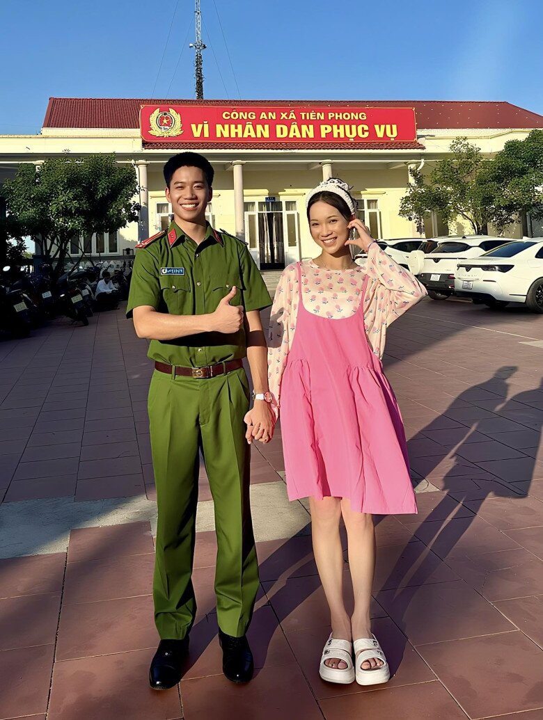 3 diễn viên trăm tỷ trùng cả tên lẫn đệm: Người là VĐV quốc gia, kẻ đóng vài phút trong Mưa Đỏ nhưng "cả nước cảm ơn" 13 3 diễn viên trăm tỷ trùng cả tên lẫn đệm: Người là VĐV quốc gia, kẻ đóng vài phút trong Mưa Đỏ nhưng amp;#34;cả nước cảm ơnamp;#34; - 12