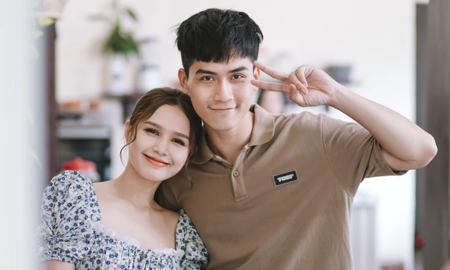 3 diễn viên trăm tỷ trùng cả tên lẫn đệm: Người là VĐV quốc gia, kẻ đóng vài phút trong Mưa Đỏ nhưng "cả nước cảm ơn" 21 Trước vai phản diện của Tử Chiến Trên Không, Gia Huy đóng những vai hiền lành, lãng mạn.