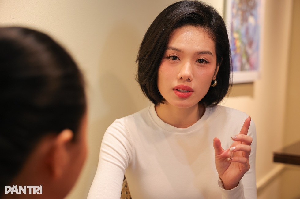 Nữ tiếp viên Trâm Anh: Từng bị tấn công mạng, tuổi 30 sống khép kín - 5