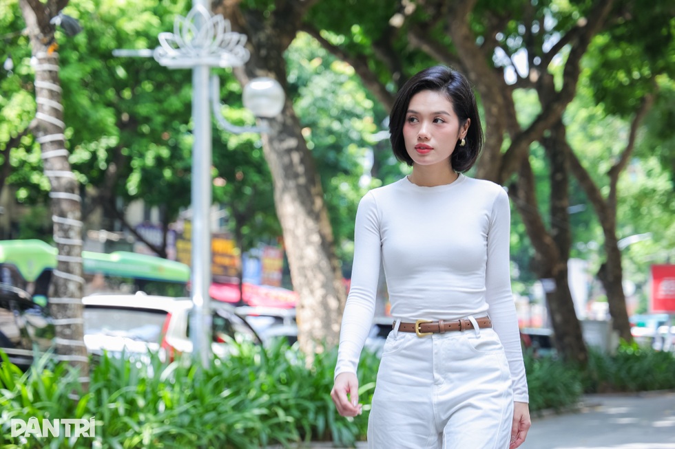 Nữ tiếp viên Trâm Anh: Từng bị tấn công mạng, tuổi 30 sống khép kín - 8