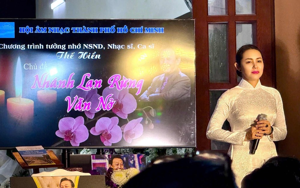 1759829588 763 Amy Le Anh hat trong dem nhac tuong nho nhac