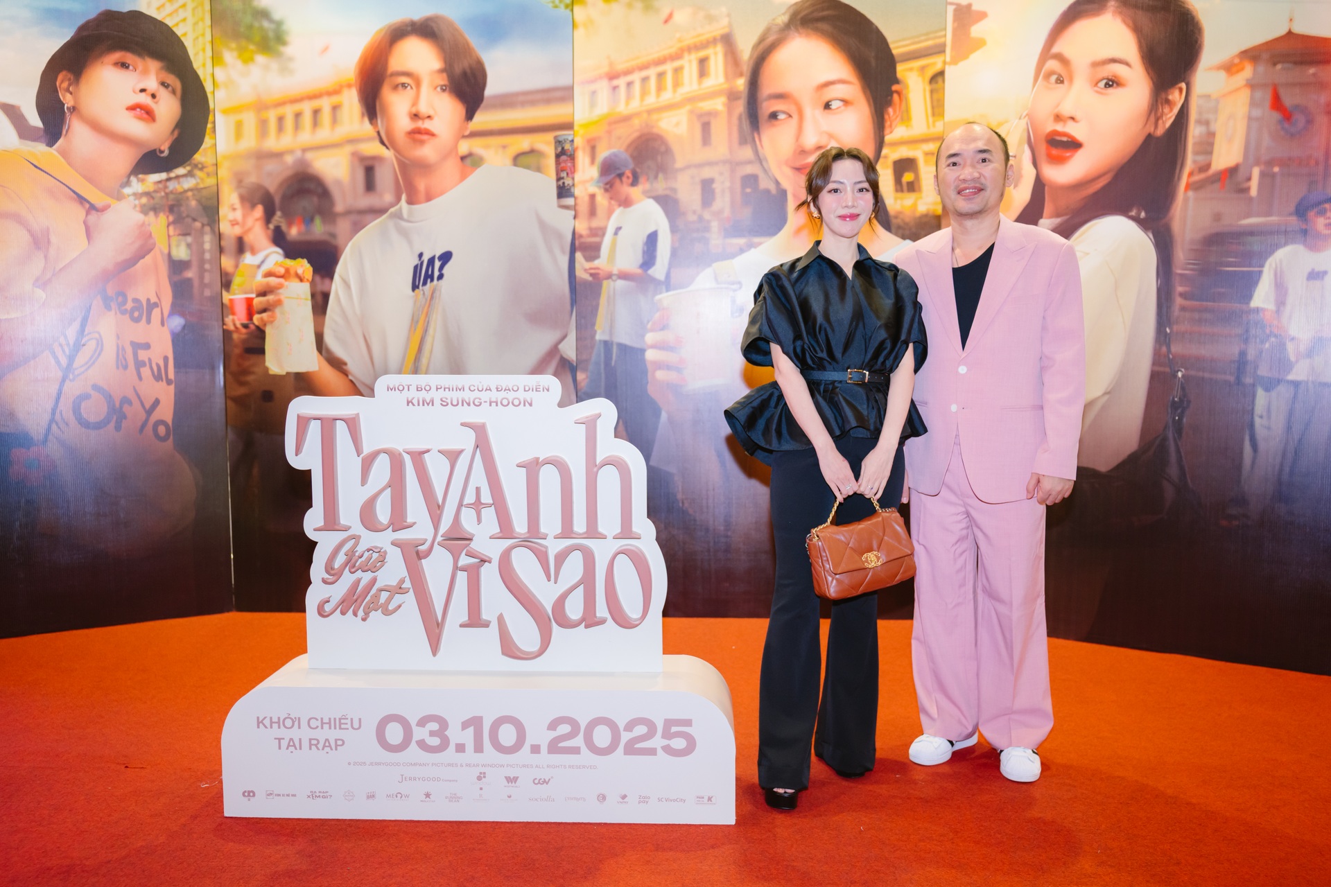 Hoàng tử châu Á cao gần 2m đến Việt Nam, sánh đôi Hoàng Hà gây chú ý - 9