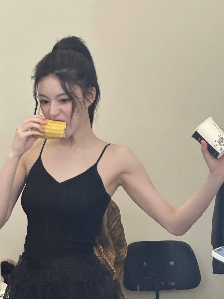 Đam mê bộ môn ballet và kiểm soát khẩu phần khoa học, lành mạnh giúp Go Yoon Jung luôn duy trì cân nặng 48kg suốt nhiều năm.