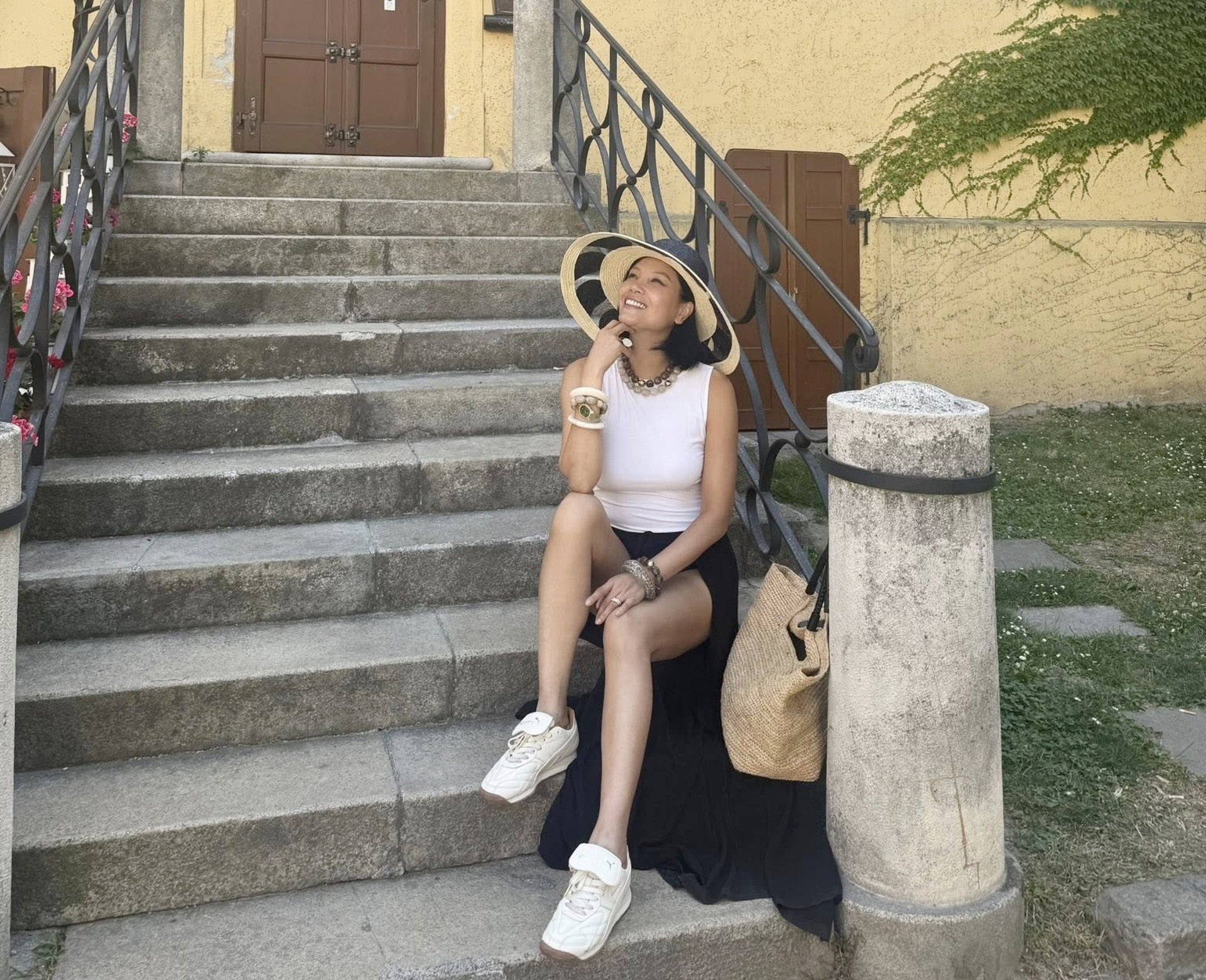 Siêu mẫu đầu tiên của Việt Nam rời showbiz 30 năm, giờ ra sao? - 5