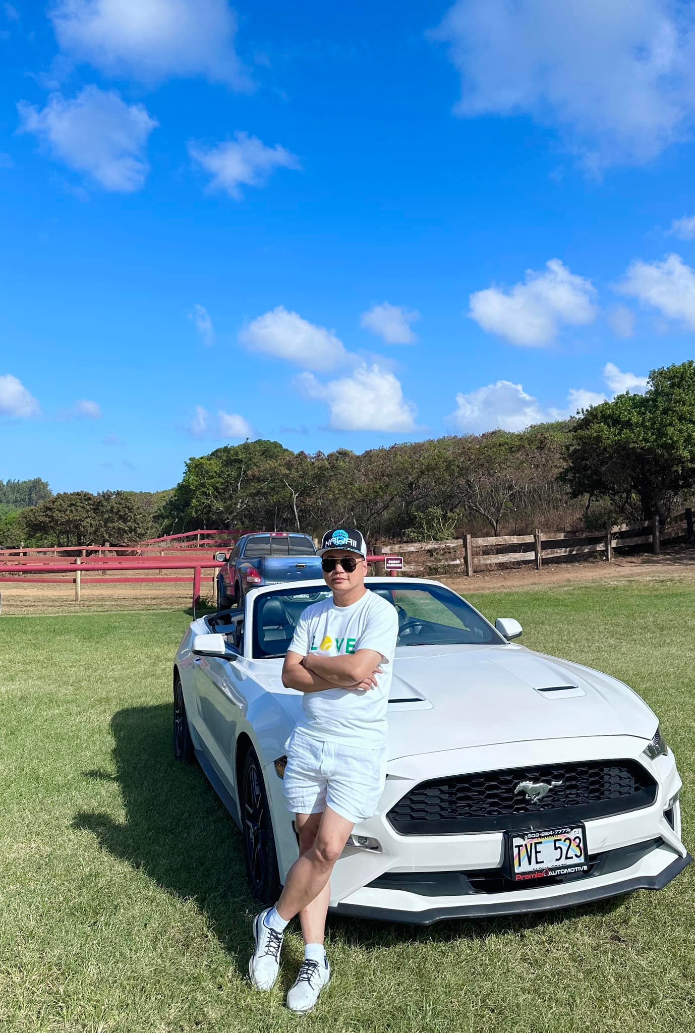 Những chiếc xe từng xuất hiện cùng shark Bình trên MXH: Từ xe thể thao đến siêu sang, có cả MPV độ nội thất kiểu ‘chủ tịch’ - Ảnh 3.