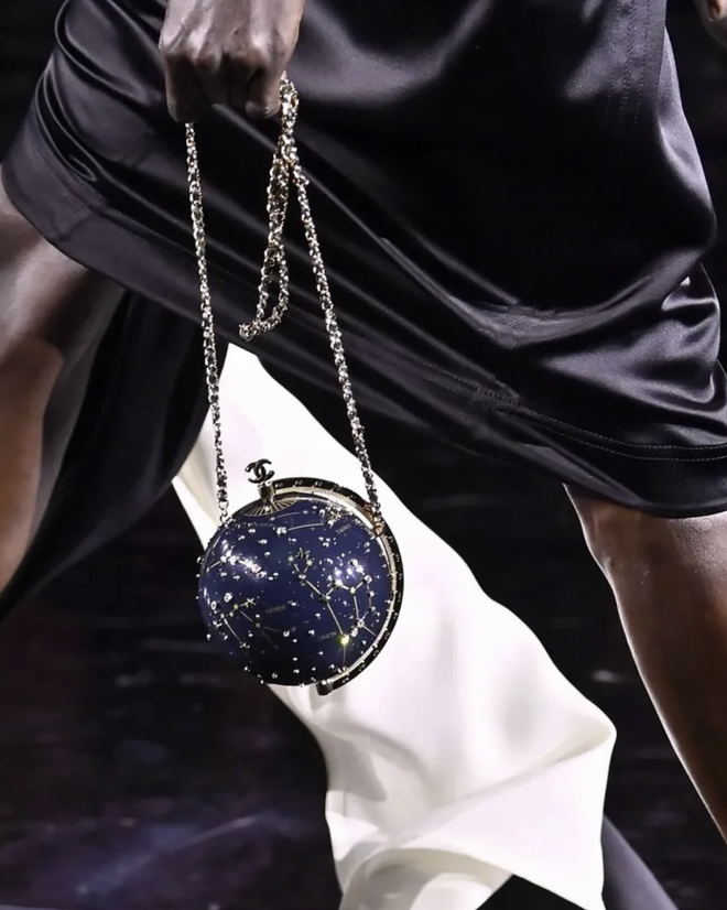 Chanel vừa tới một thiên hà mới với màn debut của Matthieu Blazy- Ảnh 7.