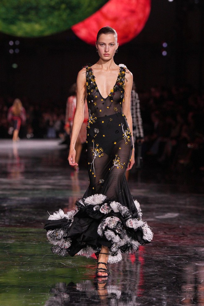 Chanel vừa tới một thiên hà mới với màn debut của Matthieu Blazy- Ảnh 13.