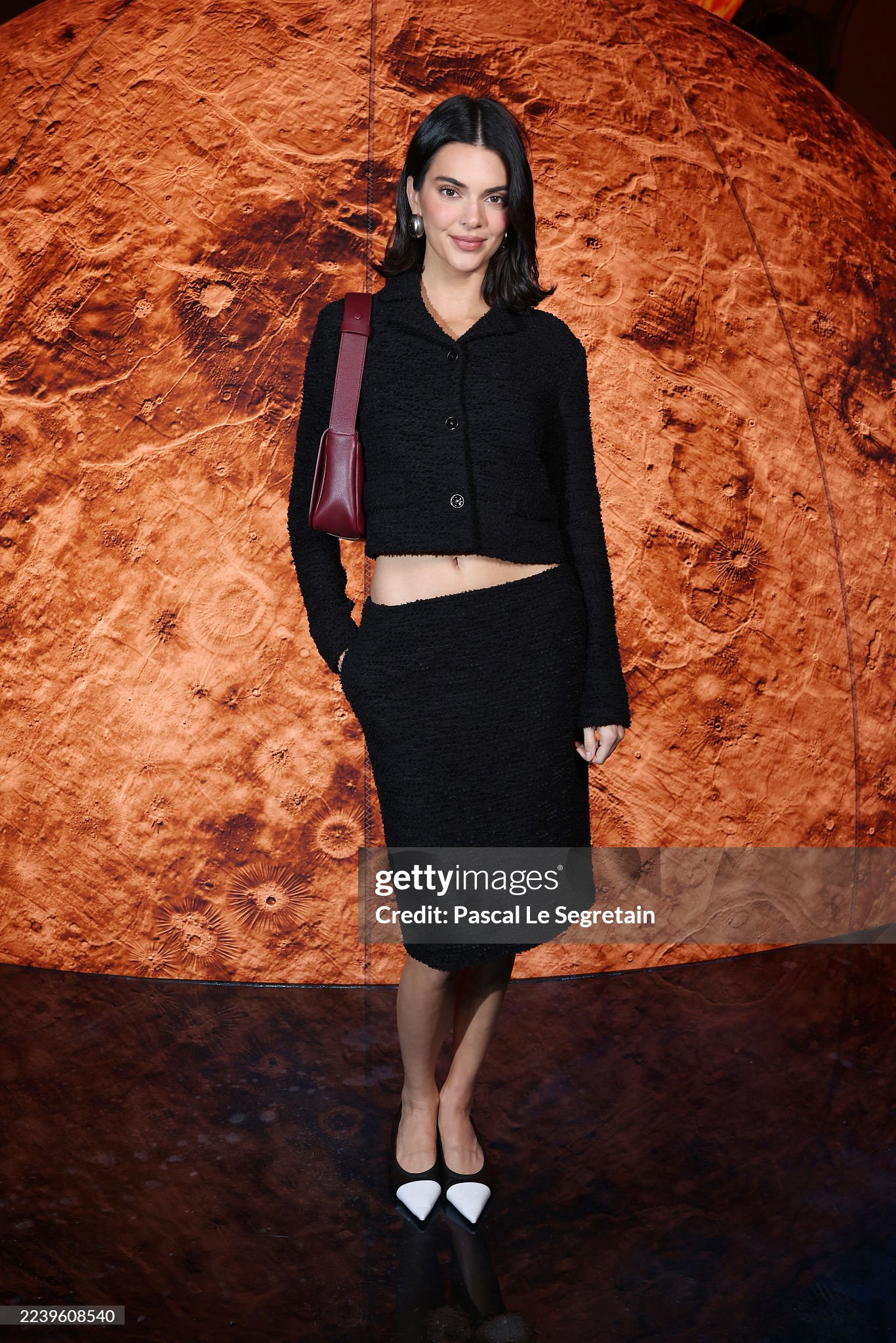 Jennie tới show Chanel muộn, outfit bị phản ứng vì giống Rosé- Ảnh 9.