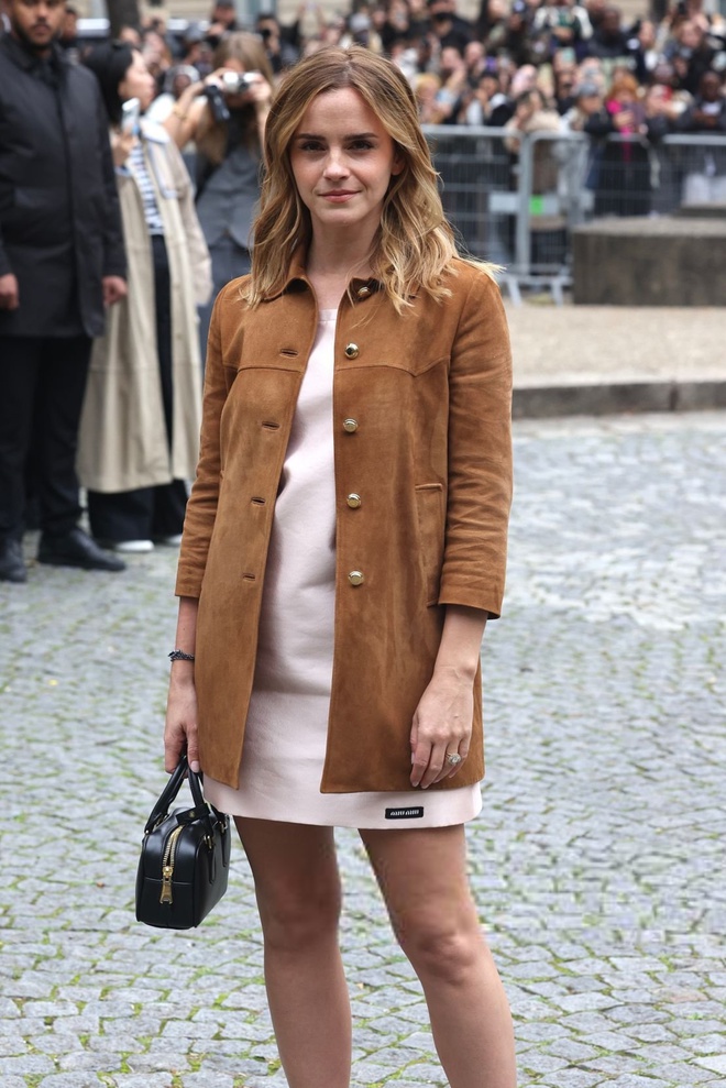 Vũ trụ hot girl Miu Miu: Lộ khung hình nóng bỏng của công chúa Kpop và 