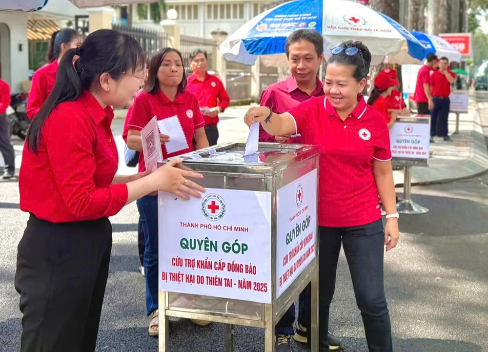 bà con vùng bão (3).jpg