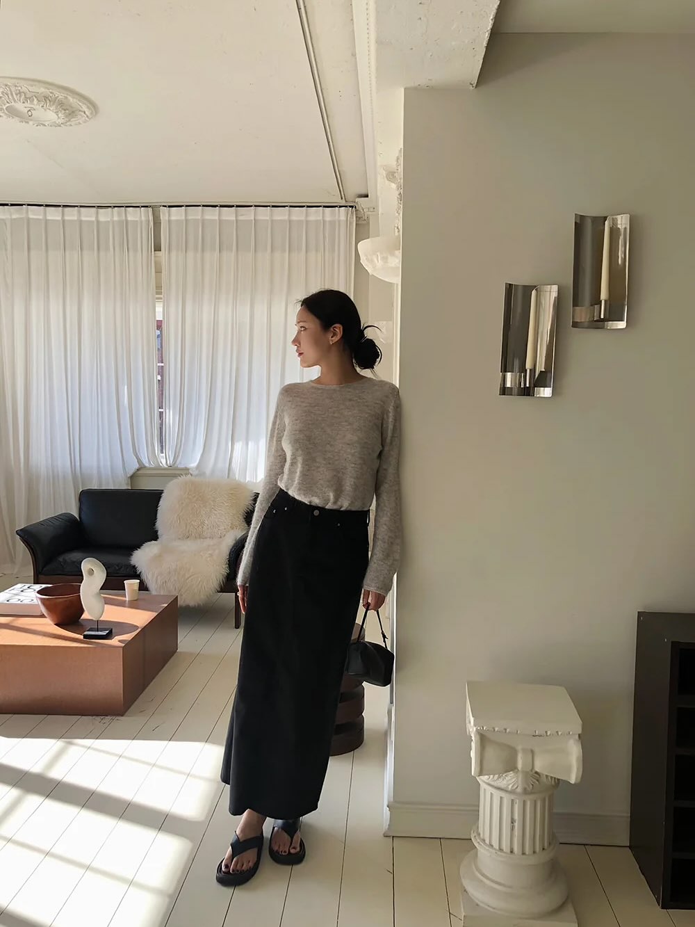 Mẫu chân váy tối giản hot nhất hiện tại, phối kiểu gì cũng sang chảnh xuất sắc - Ảnh 2.