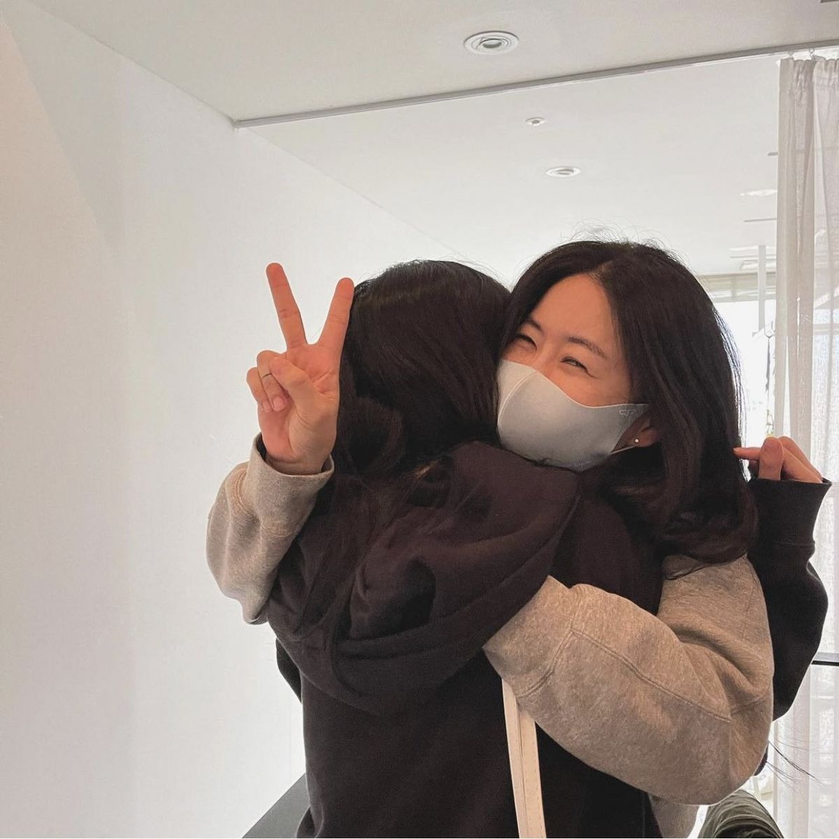 Thời mẹ 500 nghìn nuôi cả nhà, thời con dâu 500 nghìn chưa đủ tiền ship đồ skincare: “Tiêu tiền như phá”- Ảnh 3.