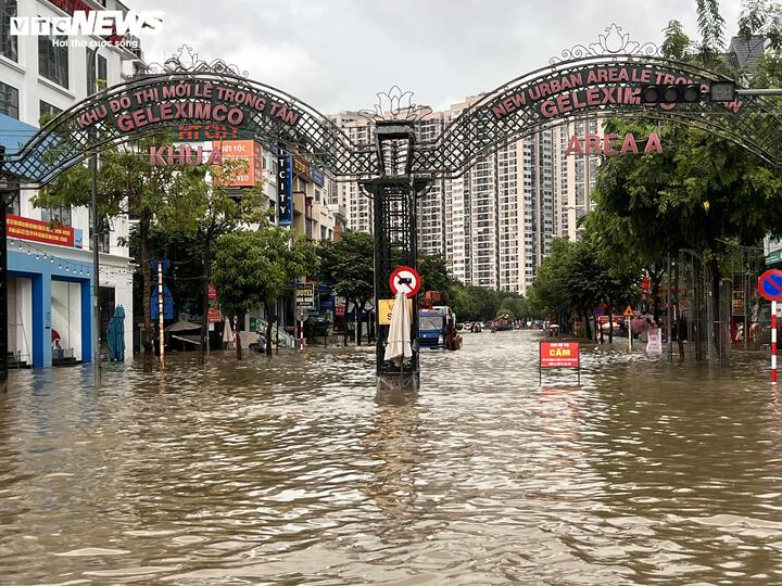 Giữa mùa mưa bão, môi giới đua nhau quảng cáo bán nhà 'không ngập lụt'- Ảnh 3.