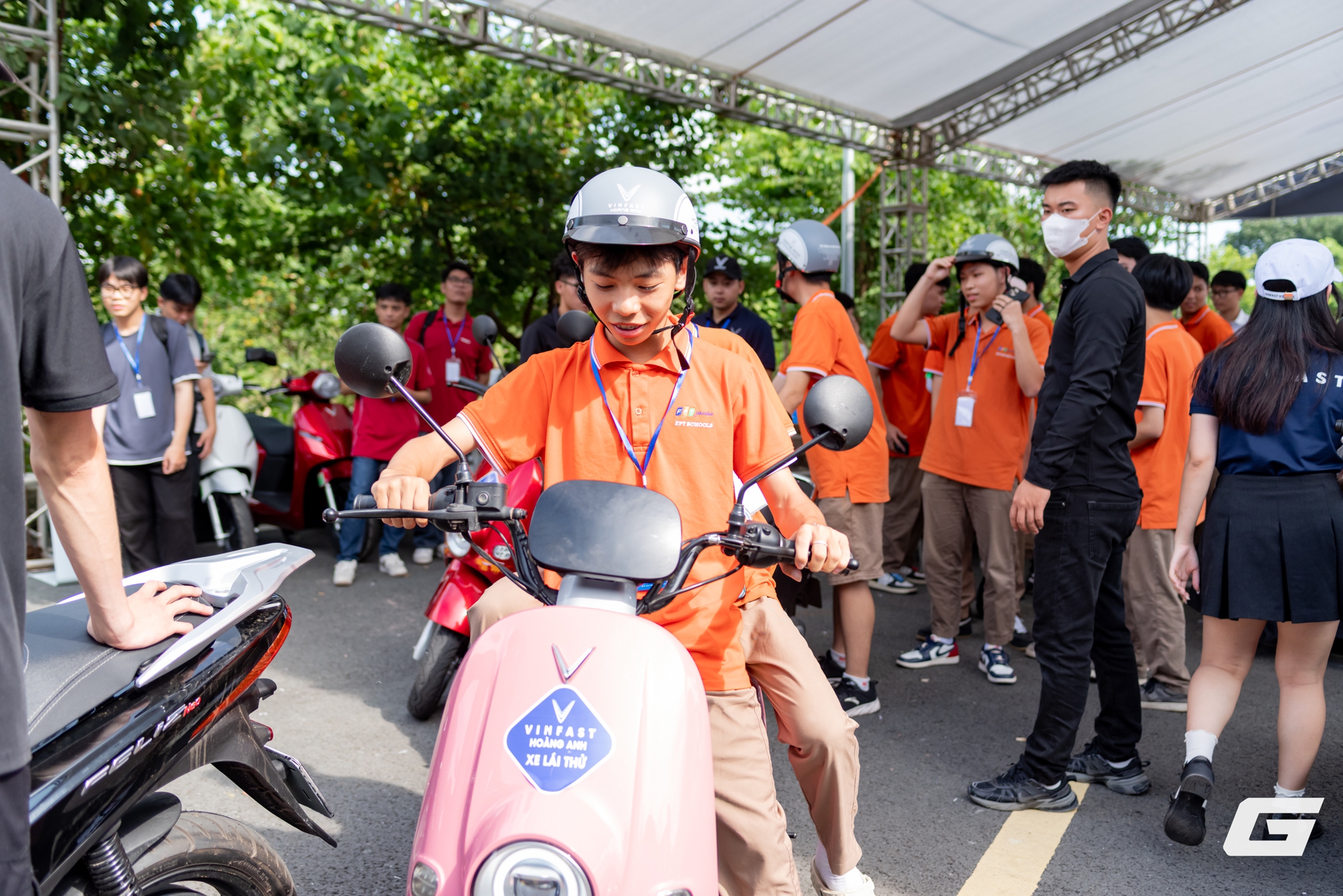 Hành trình di chuyển xanh tại Vietnam Mobility Festival 2025 có gì hấp dẫn mà sinh viên nô nức đến trải nghiệm- Ảnh 3.