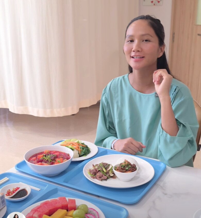 HHen Niê được chăm sóc chu đáo, không cần động ngón tay.