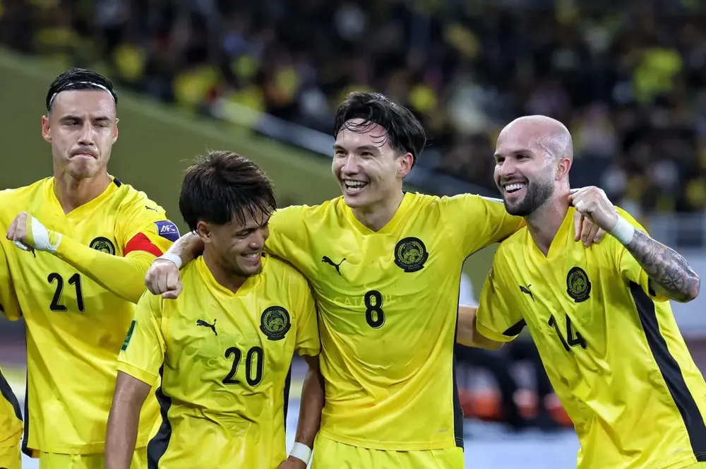 lai-them-1-ngoai-binh-nhap-tich-len-doi-tuyen-malaysia (3).jpg