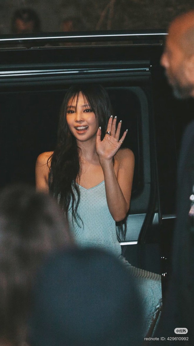 Jennie đi trễ vì được dàn xếp làm nữ chính Chanel?- Ảnh 5.