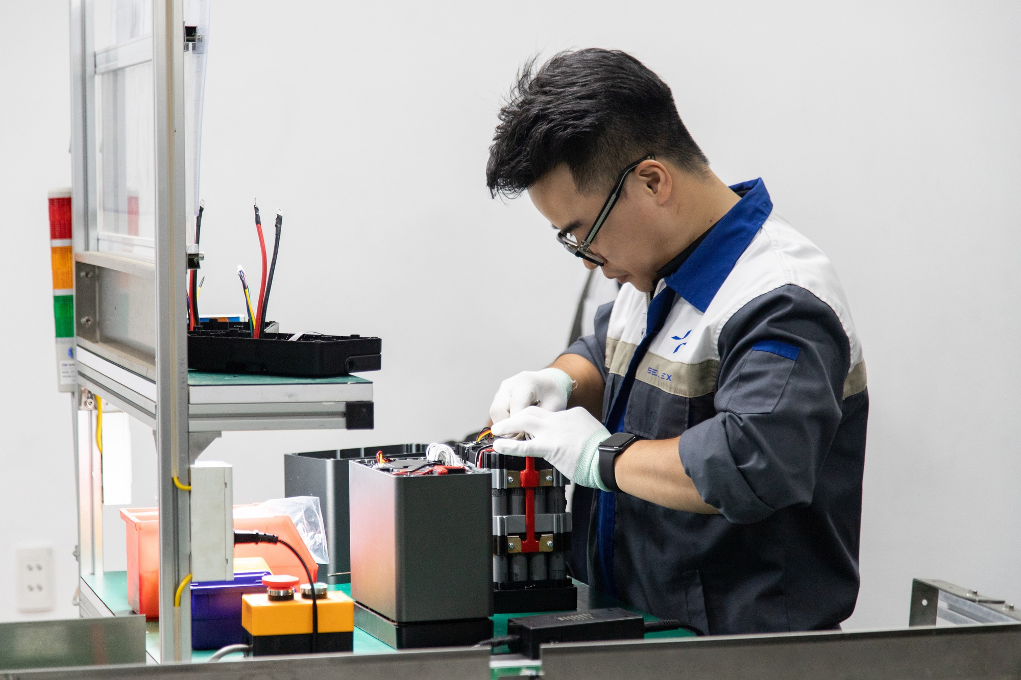 Tài xế Grab nhận hỗ trợ 10 triệu đồng khi đi xe điện của hãng Việt này: Có thể đổi pin ở trạm Petrolimex- Ảnh 4.