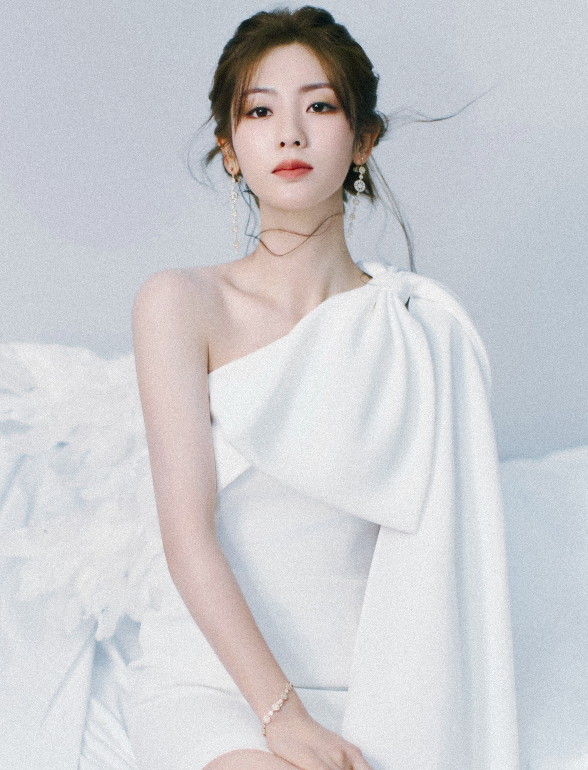 Netizen nước ngoài bình chọn 9 mỹ nhân Cbiz đẹp nhất: Địch Lệ Nhiệt Ba vượt mặt Triệu Lệ Dĩnh- Ảnh 8. Netizen nước ngoài bình chọn 9 mỹ nhân Cbiz đẹp nhất: Địch Lệ Nhiệt Ba vượt mặt Triệu Lệ Dĩnh- Ảnh 8.