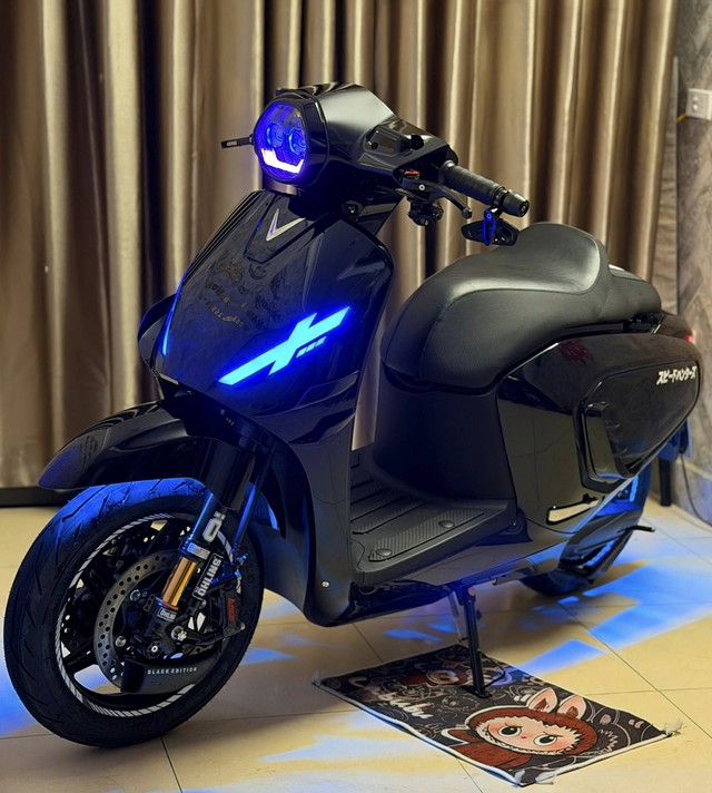 Người dùng khoe xe điện VinFast cá nhân hóa cực mạnh, dân mạng choáng: '1 đồng tiền xe, 5 đồng tiền độ'- Ảnh 2.