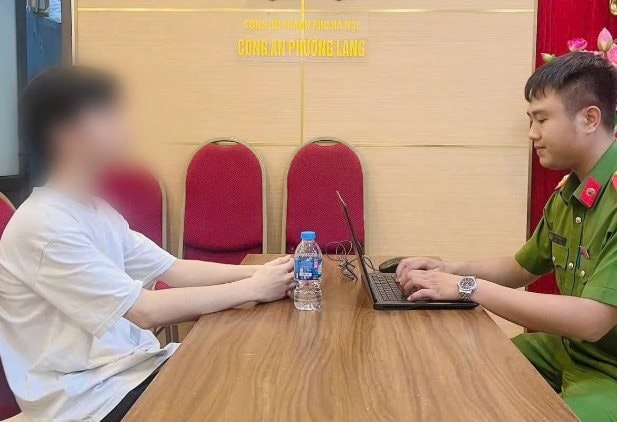 Nhiều sinh viên được Công an Hà Nội giải cứu khỏi một chiêu trò lừa đảo- Ảnh 2.
