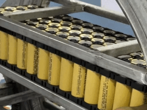 Sinh viên chế xe máy điện không người lái độc đáo, chạy 220km/sạc, chi phí rẻ hơn Honda SH Mode - Ảnh 10.