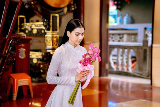 Trương Thị May từng chia sẻ, thức ăn chay là loại thức ăn tự nhiên tinh khiết nhất, rất dễ tiêu hóa và mang lại cảm giác thư thái cho cơ thể. Chế độ ăn chay trường giúp May tránh được cholesterol có hại cho sức khỏe, tóc và da cải thiện nhiều, trở nên trẻ trung hơn.