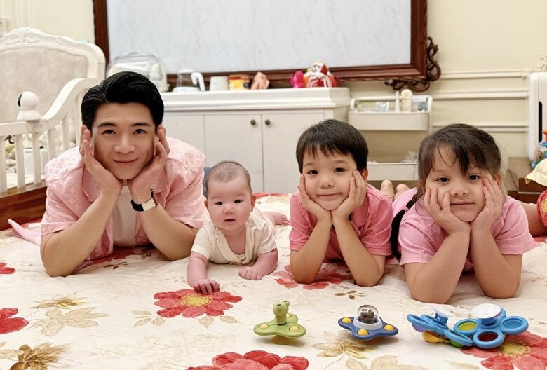 Sao Việt 24h: Đàm Vĩnh Hưng chúc mẹ ruột của con trai hạnh phúc, nhắc lại bài thơ tặng riêng trong đám cưới 13 Sao Việt 24h: Đàm Vĩnh Hưng chúc mẹ ruột của con trai hạnh phúc, nhắc lại bài thơ tặng riêng trong đám cưới - 12