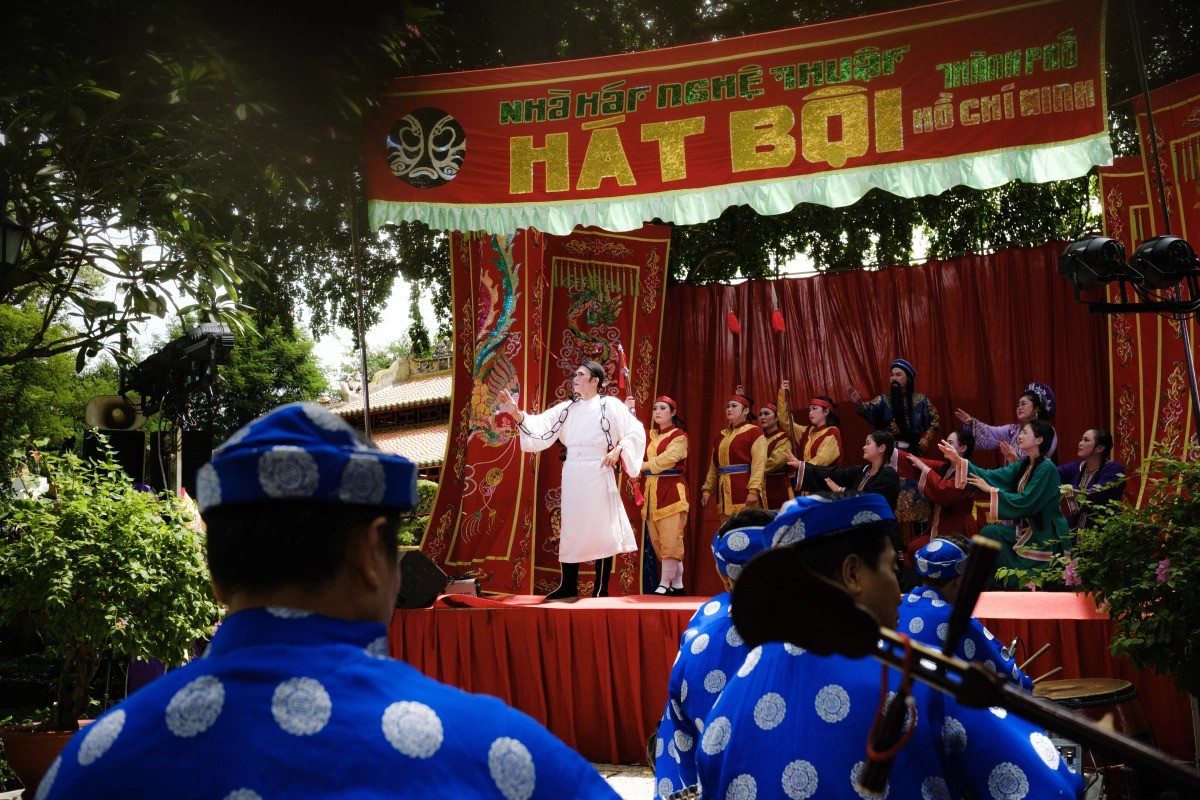 1759927349 270 Vietnam Vibes hut gan 300 tac pham lan toa niem