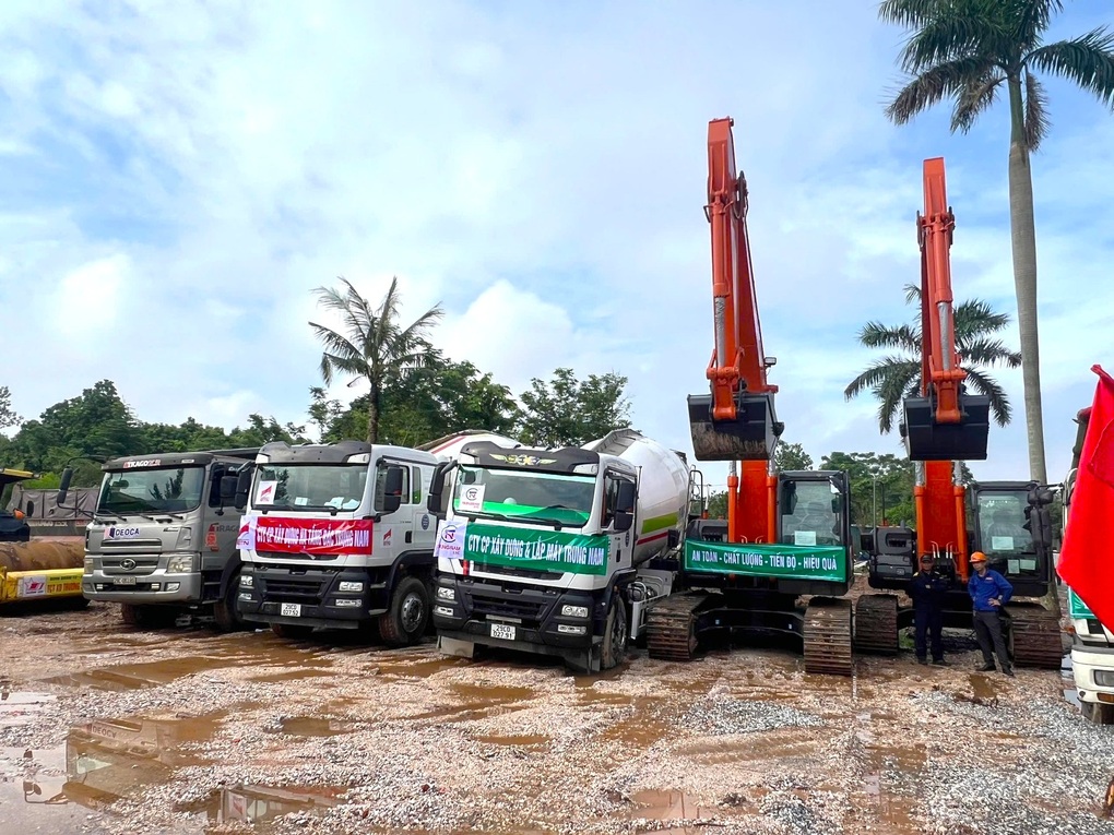 Liên danh Trungnam EC thi công cầu Thượng Cát và đường dẫn hai đầu cầu - 2