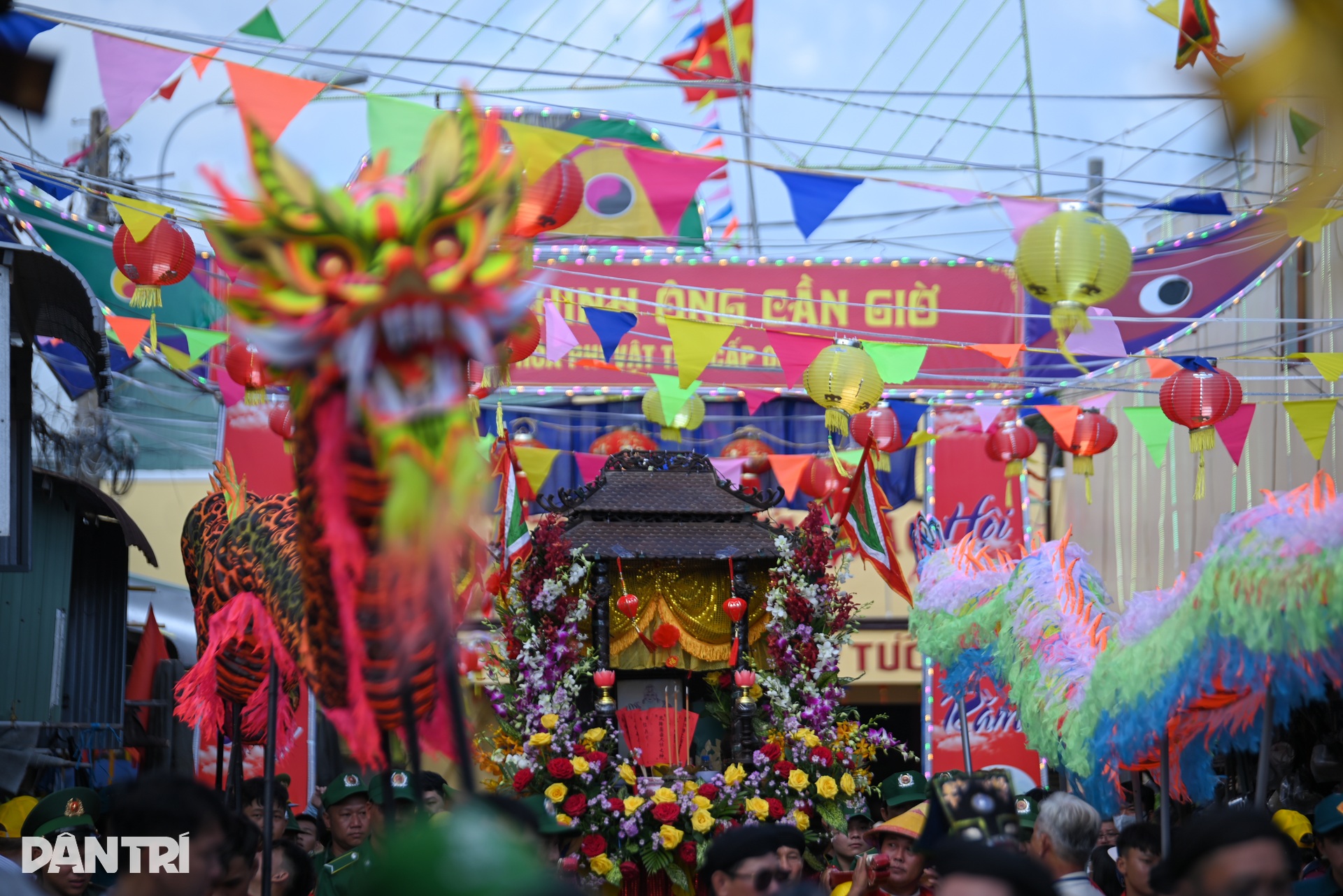 Cần Giờ rộn ràng Lễ hội Nghinh Ông, hàng trăm ngư dân ra khơi cầu bình an - 14