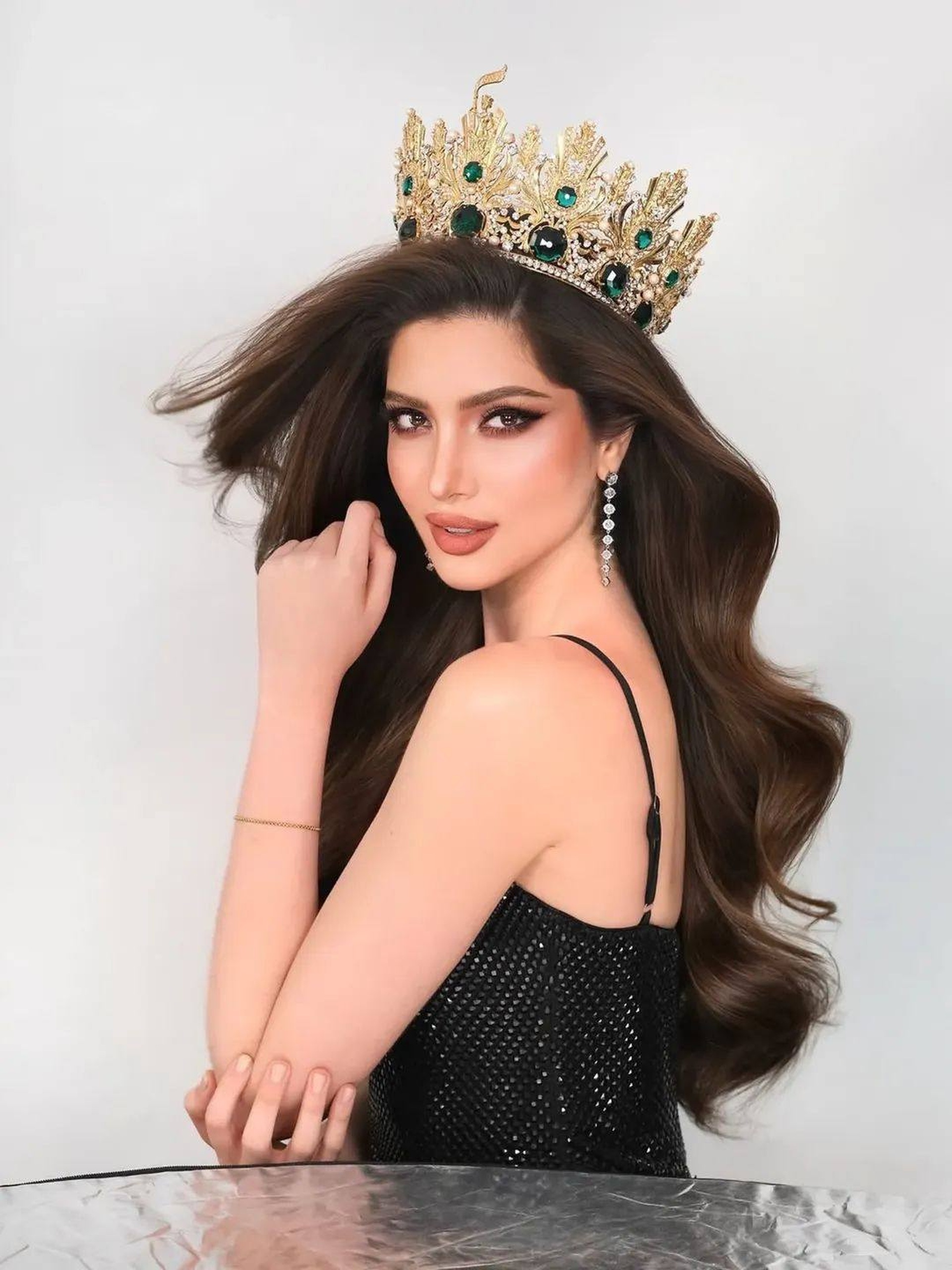 Người đẹp được dự đoán đăng quang Hoa hậu Hòa bình Quốc tế 2025 - 11