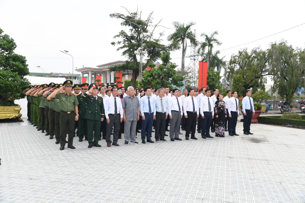 Đại hội Đại biểu Đảng bộ tỉnh Tây Ninh không nhận hoa chúc mừng - Ảnh 3.