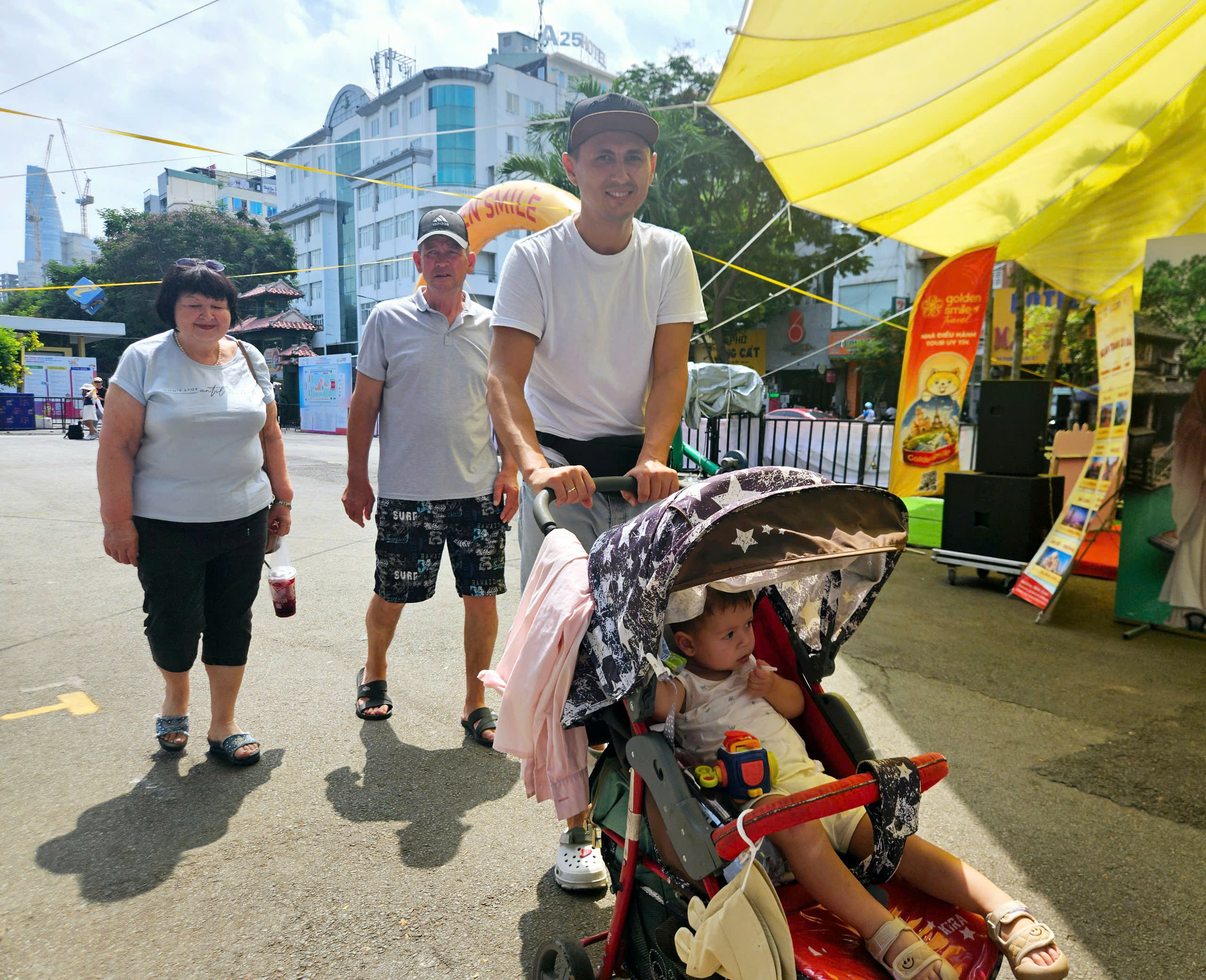 Xuyên trưa đội nắng đi mua tour giảm giá tại ngày hội du lịch TP HCM- Ảnh 5.