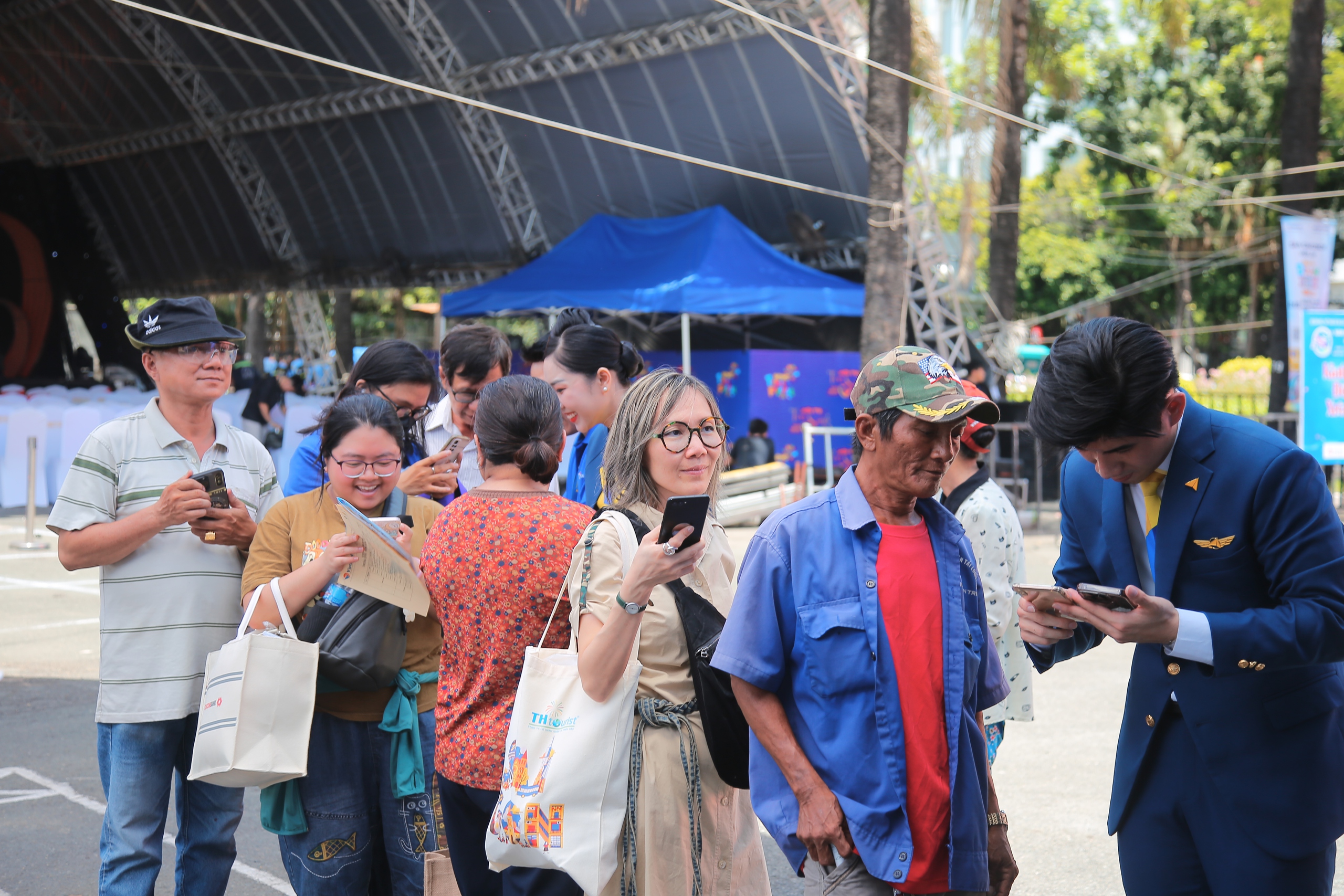 Cuối tuần săn tour giảm giá 