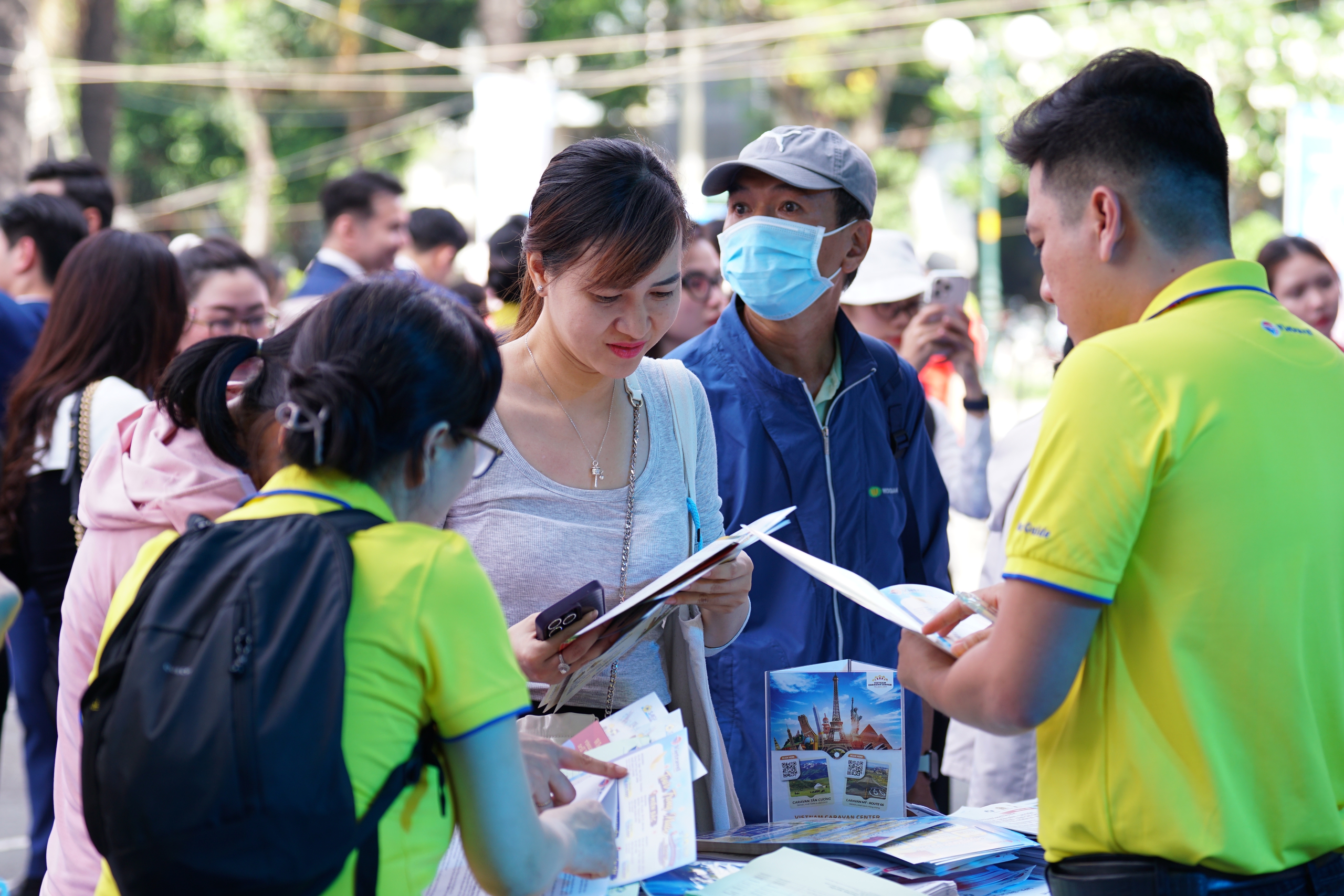 Cuối tuần săn tour giảm giá 