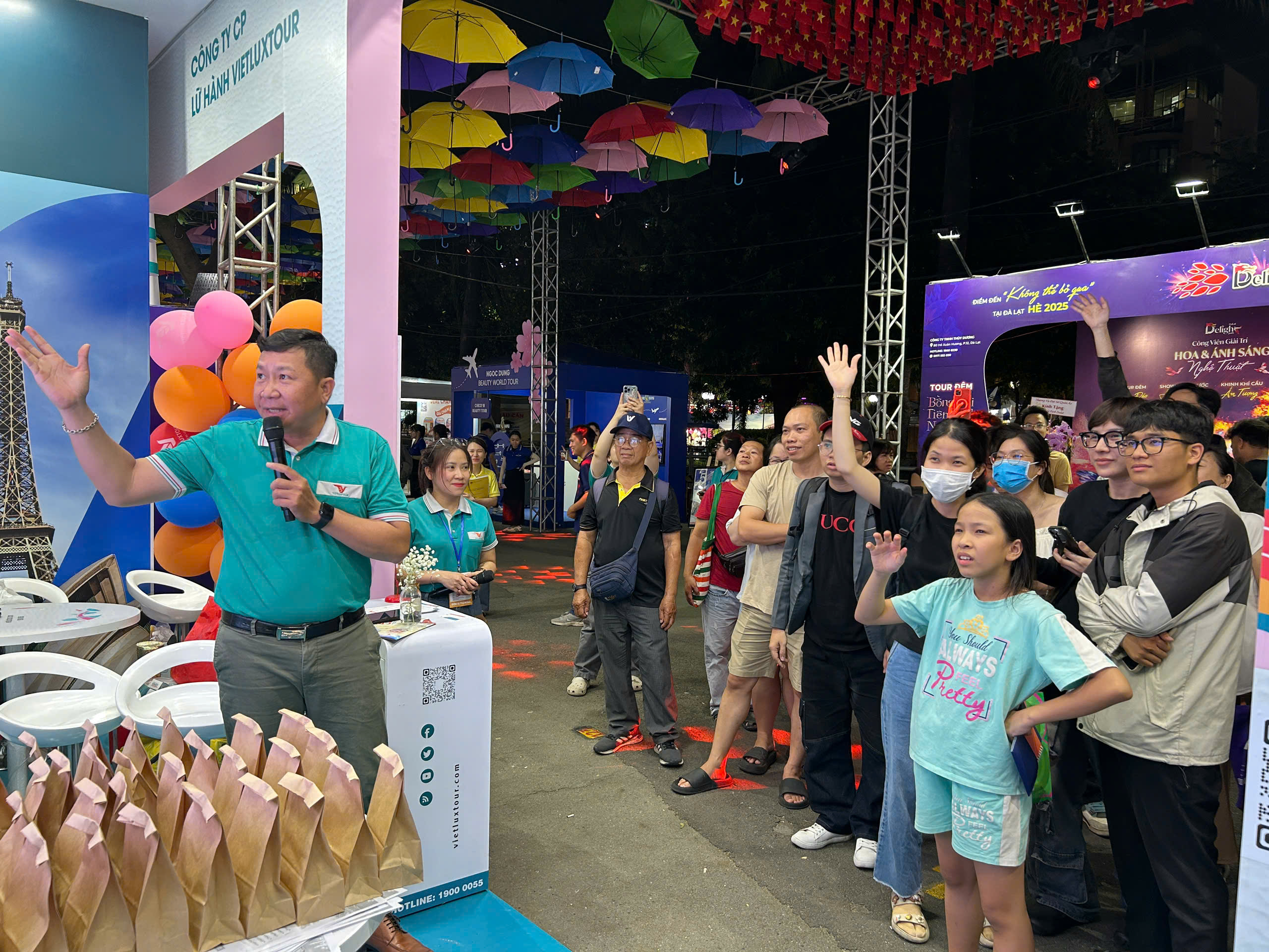 Cuối tuần săn tour giảm giá 