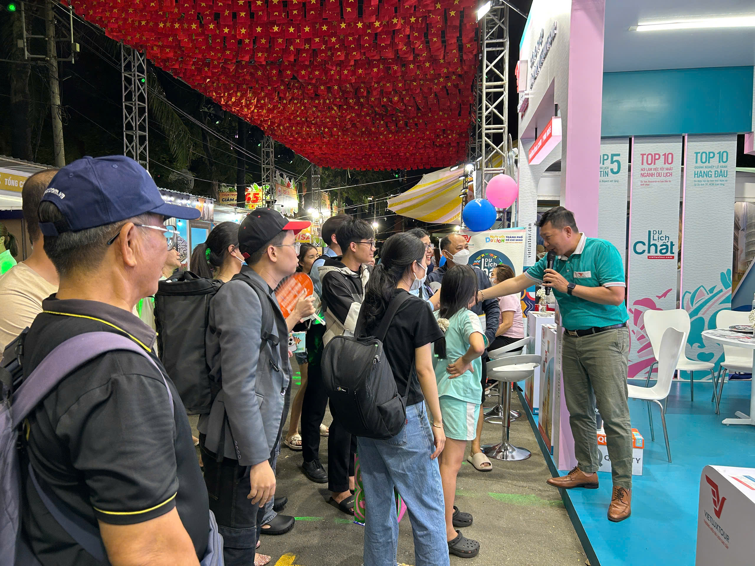 Cuối tuần săn tour giảm giá 