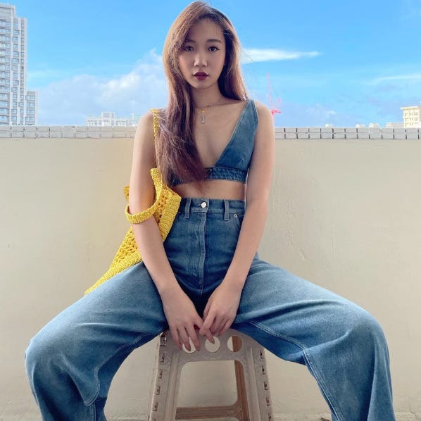 Bắt quả tang mỹ nam gen Z ra công viên tình tứ với nữ ca sĩ hơn 5 tuổi trong lúc bạn gái đi công tác - Ảnh 5.