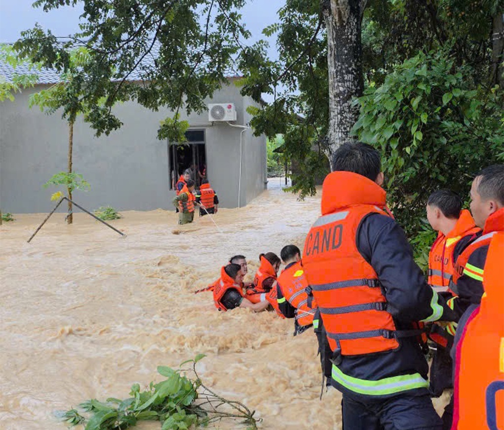 Chung tay giúp người dân miền Bắc vượt qua cơn lũ dữ - 3