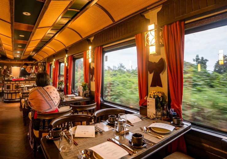 Chuyến tàu hơn 200 triệu đồng/người ở Việt Nam có gì khiến du khách mê mẩn? - 6