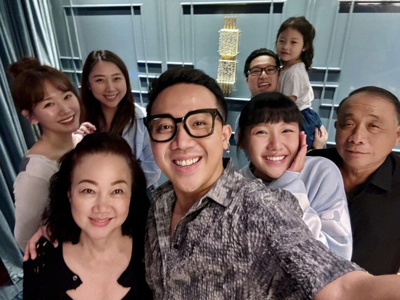 Hari Won thân thiết với gia đình của Trấn Thành.